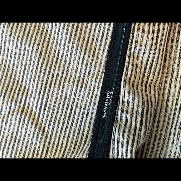 Lululemon tank - adjustable built in bra - Picture 7 of 9